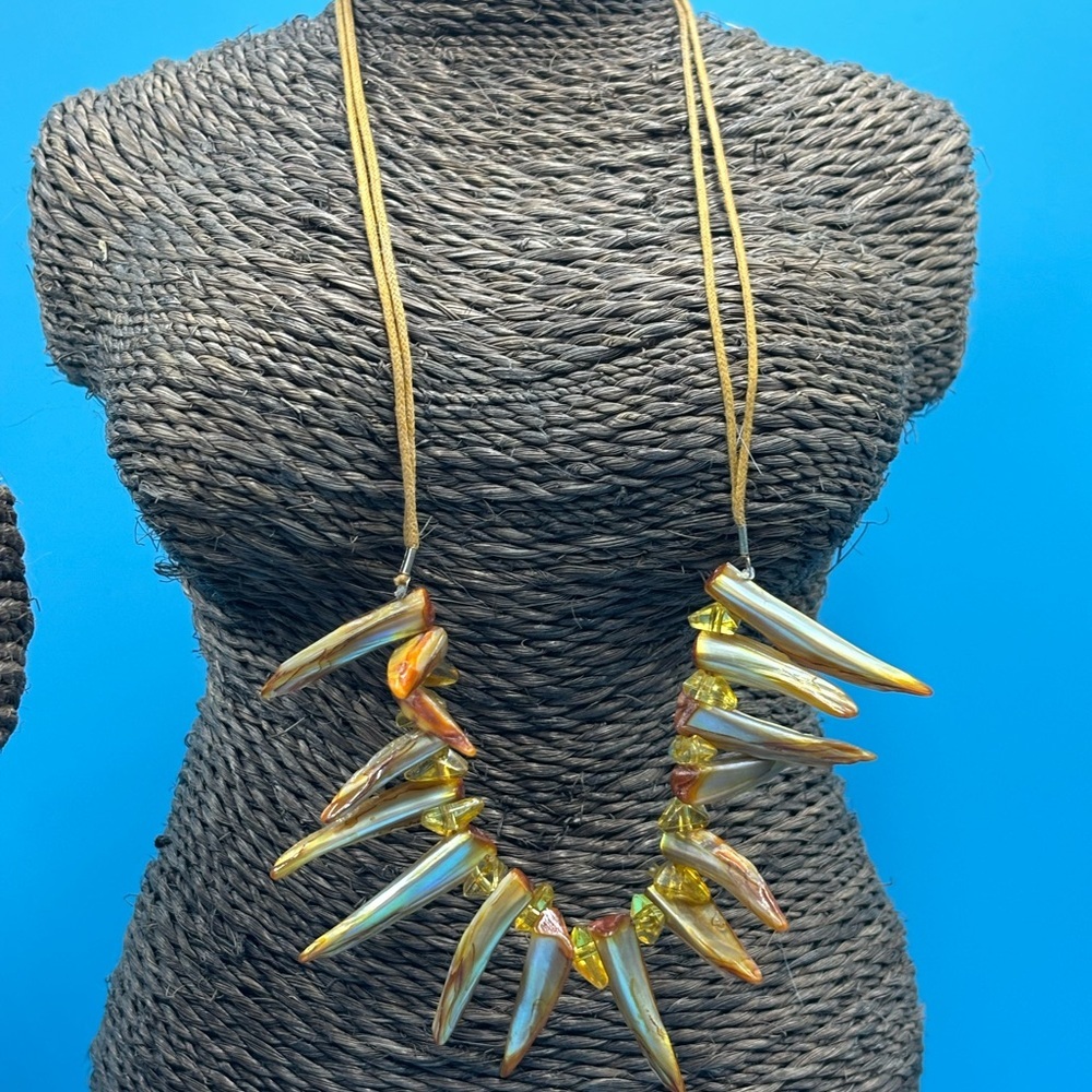 12 Piece Unisex Beaded Shell Necklaces. One Lot Sale.  Boho Jewelery. Beachy - Picture 4 of 6